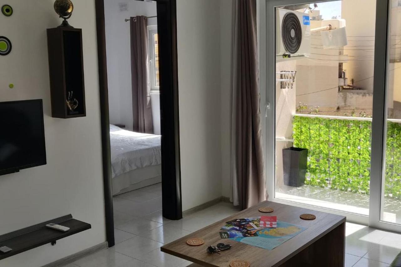 Sunny Day Flat Apartment Сейнт Полс Бей Екстериор снимка
