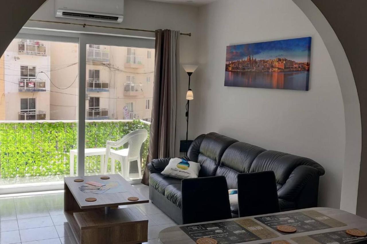 Sunny Day Flat Apartment Сейнт Полс Бей Екстериор снимка