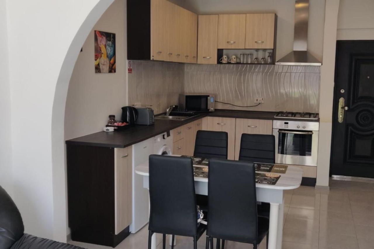 Sunny Day Flat Apartment Сейнт Полс Бей Екстериор снимка