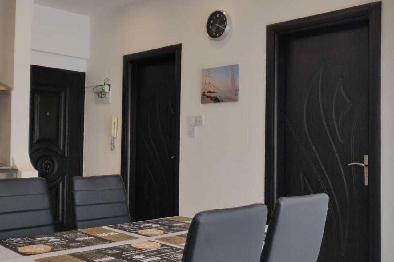 Sunny Day Flat Apartment Сейнт Полс Бей Екстериор снимка